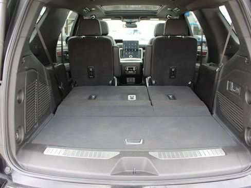 Used 2025 GMC Yukon Denali w/ Sun & Power Step Package image 51