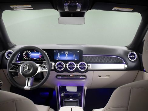 Used 2025 Mercedes-Benz GLB 250 image 24