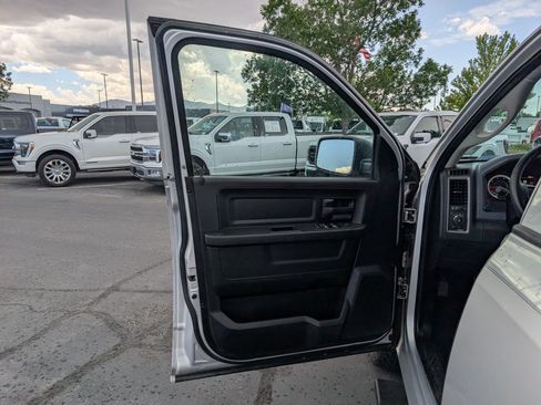 Used 2017 RAM 1500 Express RWD image 14