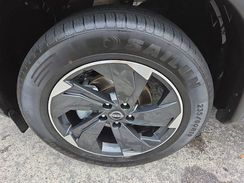 Certified 2025 Nissan Rogue SV FWD image 15