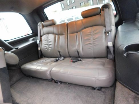 Used 2001 Chevrolet Tahoe LT w/ LT Preferred Equipment Group AWD/4WD image 6