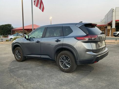 Used 2024 Nissan Rogue S FWD image 7