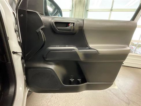 Used 2019 Toyota Tacoma SR image 17