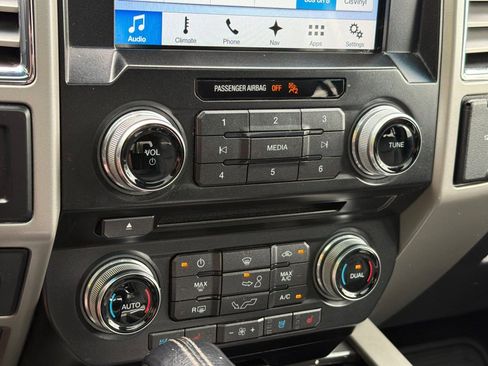 Used 2016 Ford F150 Lariat w/ Equipment Group 502A Luxury AWD/4WD image 20