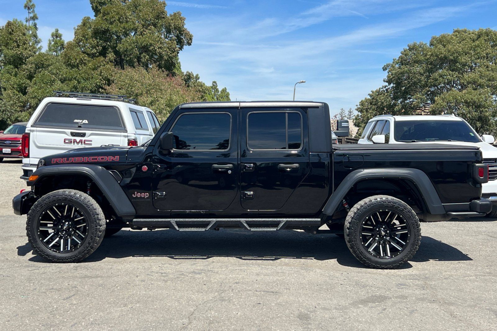 Used 2021 Jeep Gladiator Rubicon w/ Trailer Tow Package AWD/4WD image 7
