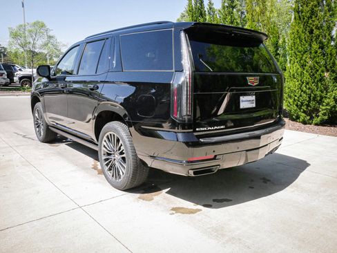 Used 2026 Cadillac Escalade Platinum Sport image 9
