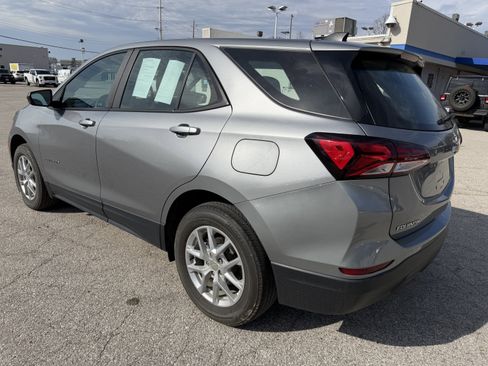 Used 2023 Chevrolet Equinox LS image 5