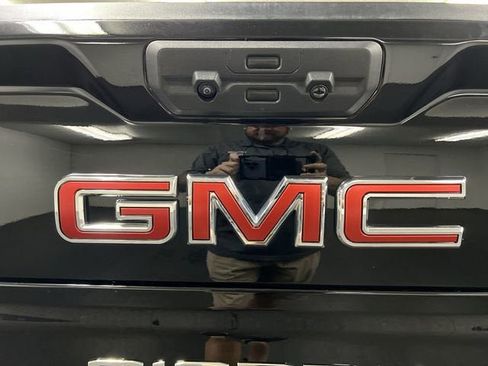 Used 2025 GMC Sierra 1500 SLT image 31