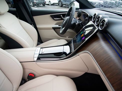 New 2026 Mercedes-Benz GLC 300 4MATIC image 19