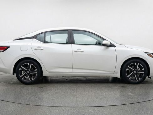 Used 2025 Nissan Sentra SV FWD image 11
