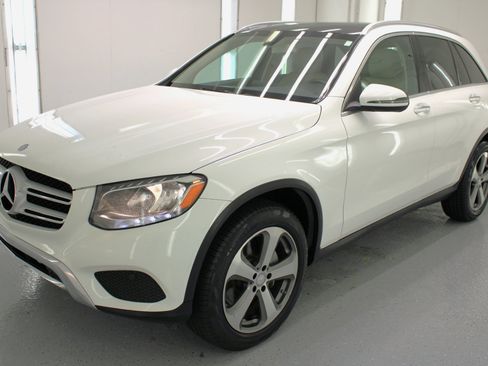 Used 2017 Mercedes-Benz GLC 300 w/ Premium 1 Package image 5