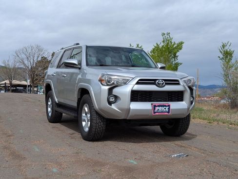 Used 2022 Toyota 4Runner SR5 image 3