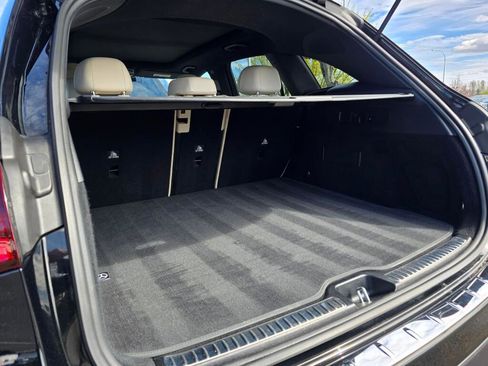 Used 2024 Mercedes-Benz GLC 300 4MATIC w/ Driver Assistance Package image 20