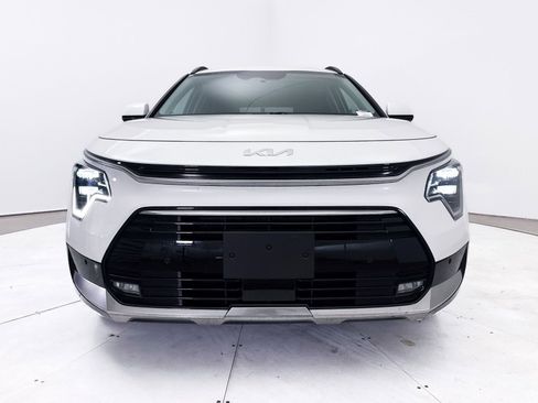 Used 2024 Kia Niro SX Touring FWD image 13