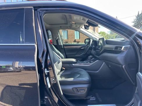 Used 2022 Toyota Highlander Limited AWD/4WD image 21