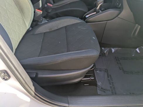 Used 2018 Nissan Kicks S image 20