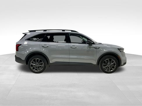 Used 2023 Kia Sorento SX Prestige image 3