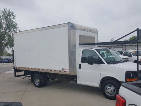 Used 2016 Chevrolet Express 3500 image 5