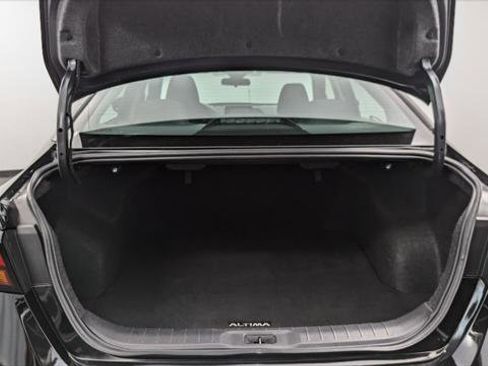 Used 2024 Nissan Altima 2.5 SV image 18
