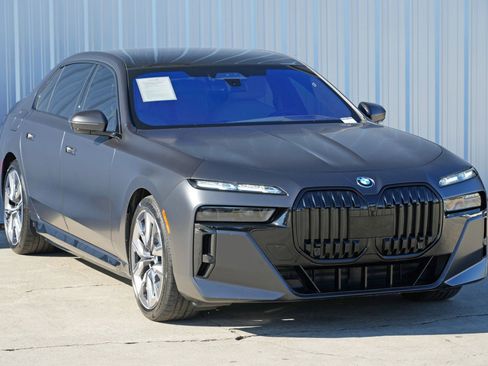 Used 2023 BMW i7 xDrive60 image 60