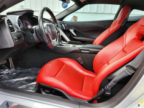 Used 2018 Chevrolet Corvette Stingray Coupe w/ 1LT image 10