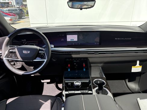 New 2026 Cadillac Escalade ESV Luxury image 19