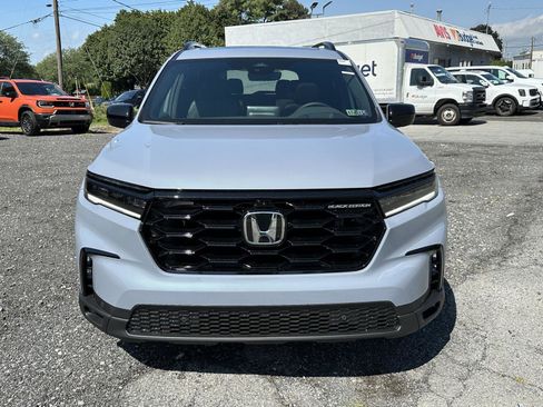 New 2025 Honda Pilot Black Edition image 3