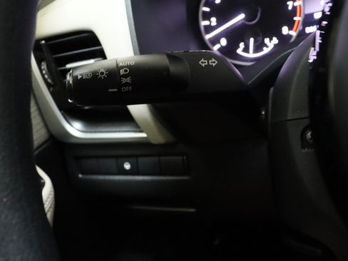 Used 2023 Nissan Rogue SV FWD image 25