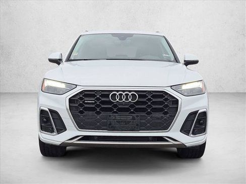 Used 2023 Audi Q5 2.0T Premium Plus w/ Premium Plus Package AWD/4WD image 2
