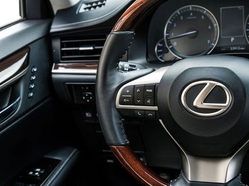 Used 2018 Lexus ES 350 w/ Ultra Luxury Package FWD image 21