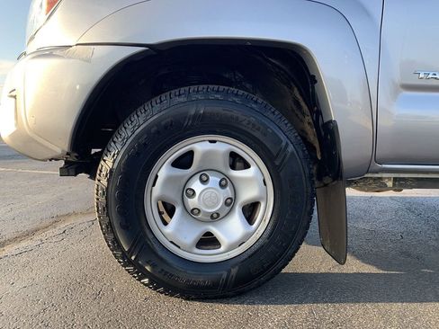 Used 2014 Toyota Tacoma PreRunner image 17