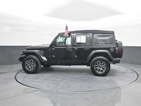 Used 2025 Jeep Wrangler Unlimited Sahara AWD/4WD image 5