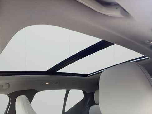 New 2026 Volvo XC40 B5 Plus w/ Protection Package Premier image 15