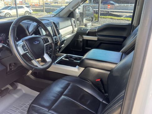 Used 2020 Ford F250 Lariat w/ Lariat Value Package AWD/4WD image 29