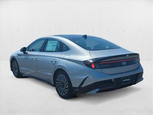 New 2025 Hyundai Sonata Limited FWD image 10