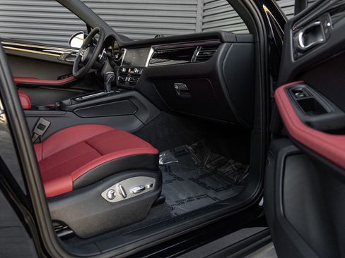 New 2026 Porsche Macan AWD/4WD image 36