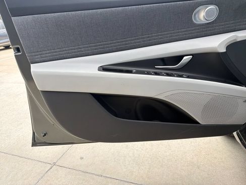 New 2026 Hyundai Elantra Limited FWD image 13