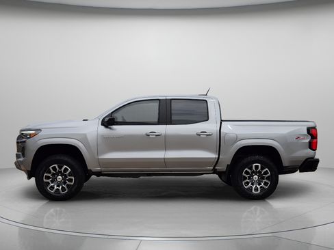 Used 2026 Chevrolet Colorado Z71 AWD/4WD image 2