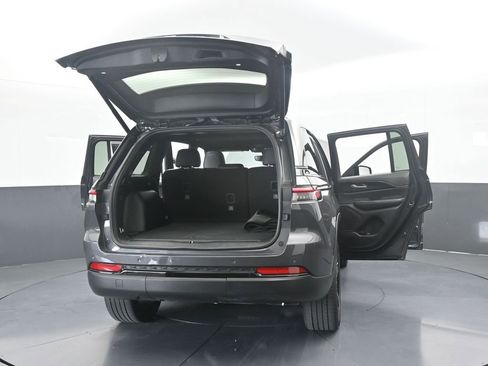 Used 2023 Jeep Grand Cherokee Altitude image 79