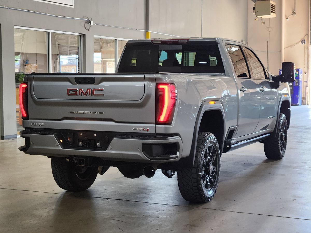 Used 2024 GMC Sierra 2500 AT4 w/ AT4 Premium Plus Package AWD/4WD image 8