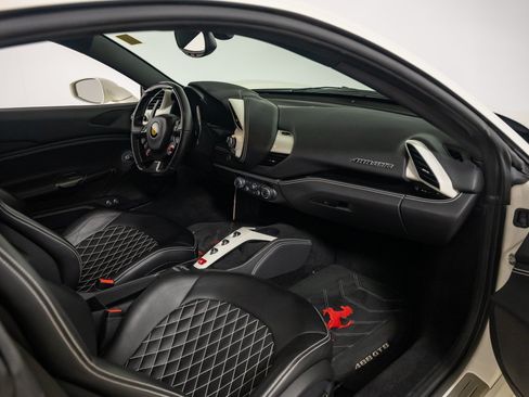 Certified 2017 Ferrari 488 GTB RWD image 22