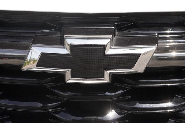 Used 2025 Chevrolet Trax RS FWD image 36
