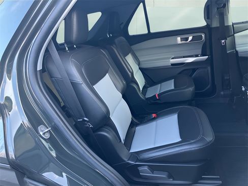 Used 2022 Ford Explorer XLT w/ Equipment Group 202A image 36