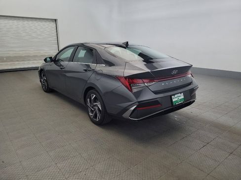 Used 2025 Hyundai Elantra SEL FWD image 5