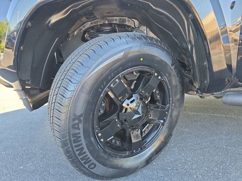 Used 2017 Toyota Tacoma TRD Sport w/ Tow Package AWD/4WD image 28