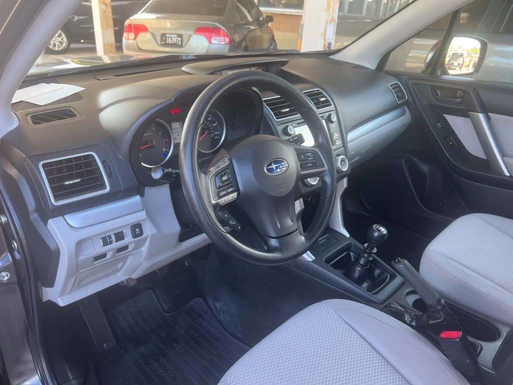 Used 2016 Subaru Forester 2.5i AWD/4WD image 6