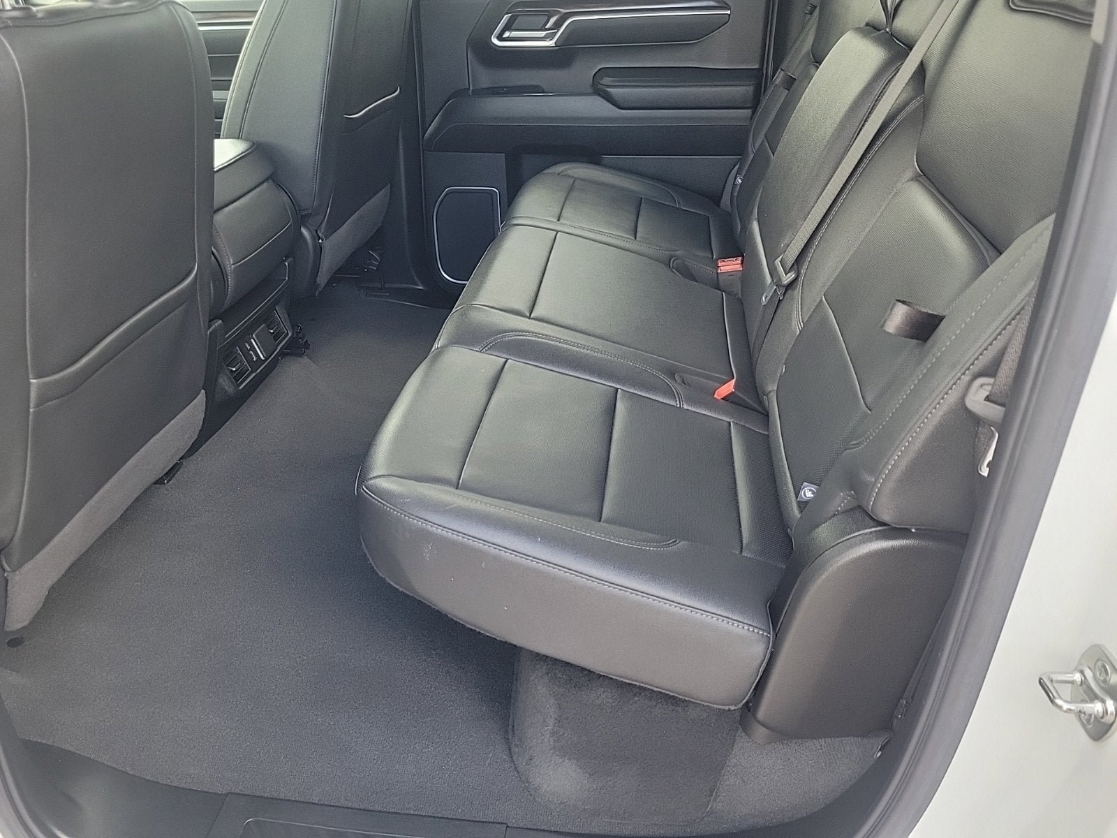 Certified 2025 GMC Sierra 1500 SLT RWD image 16