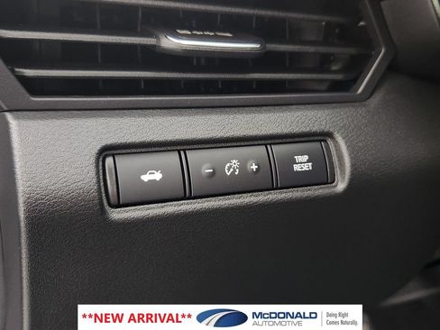 Used 2023 Nissan Altima 2.5 SR AWD/4WD image 23