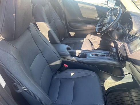 Used 2019 Honda HR-V Touring image 26