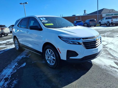 Used 2023 Chevrolet Equinox LS w/ LS Convenience Package image 4